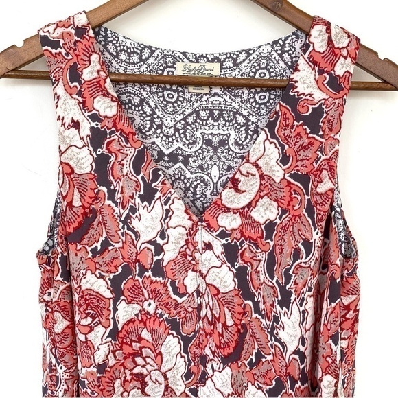 Lucky Brand tank top with v-neckline, loose &  flowy fit - Picture 4 of 9